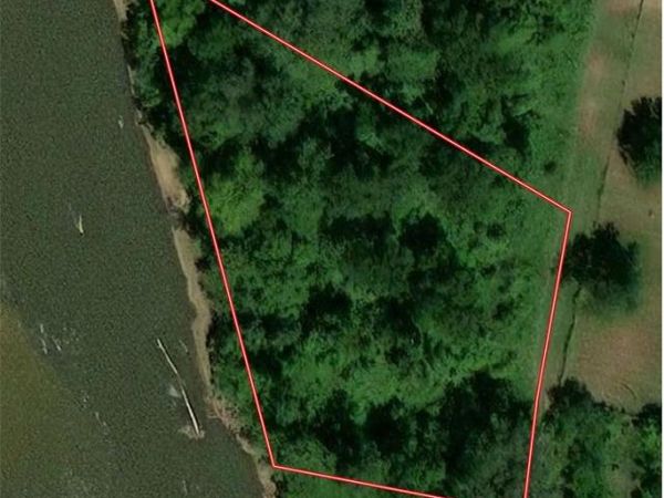 000 Pecan Bend , Hooks, TX 75561