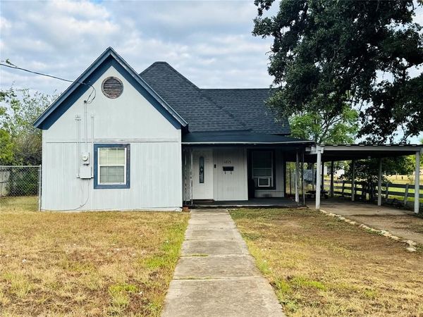 1215 Melwood Avenue , Brownwood, TX 76801
