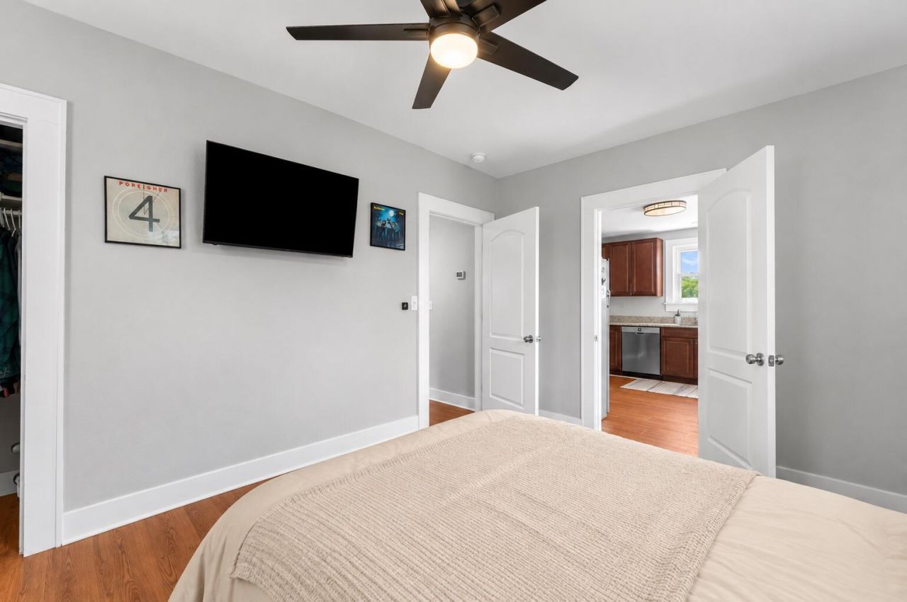 2230 Sunnyside Avenue Photo 21