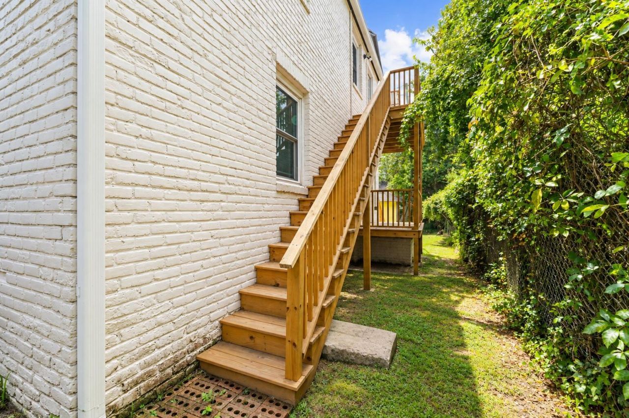2230 Sunnyside Avenue Photo 26