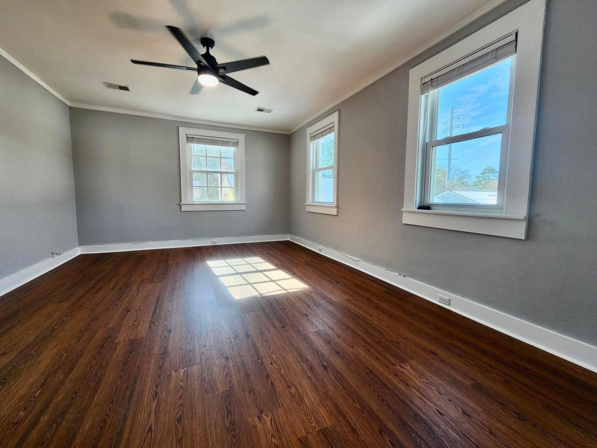 2230 Sunnyside Avenue Photo 7