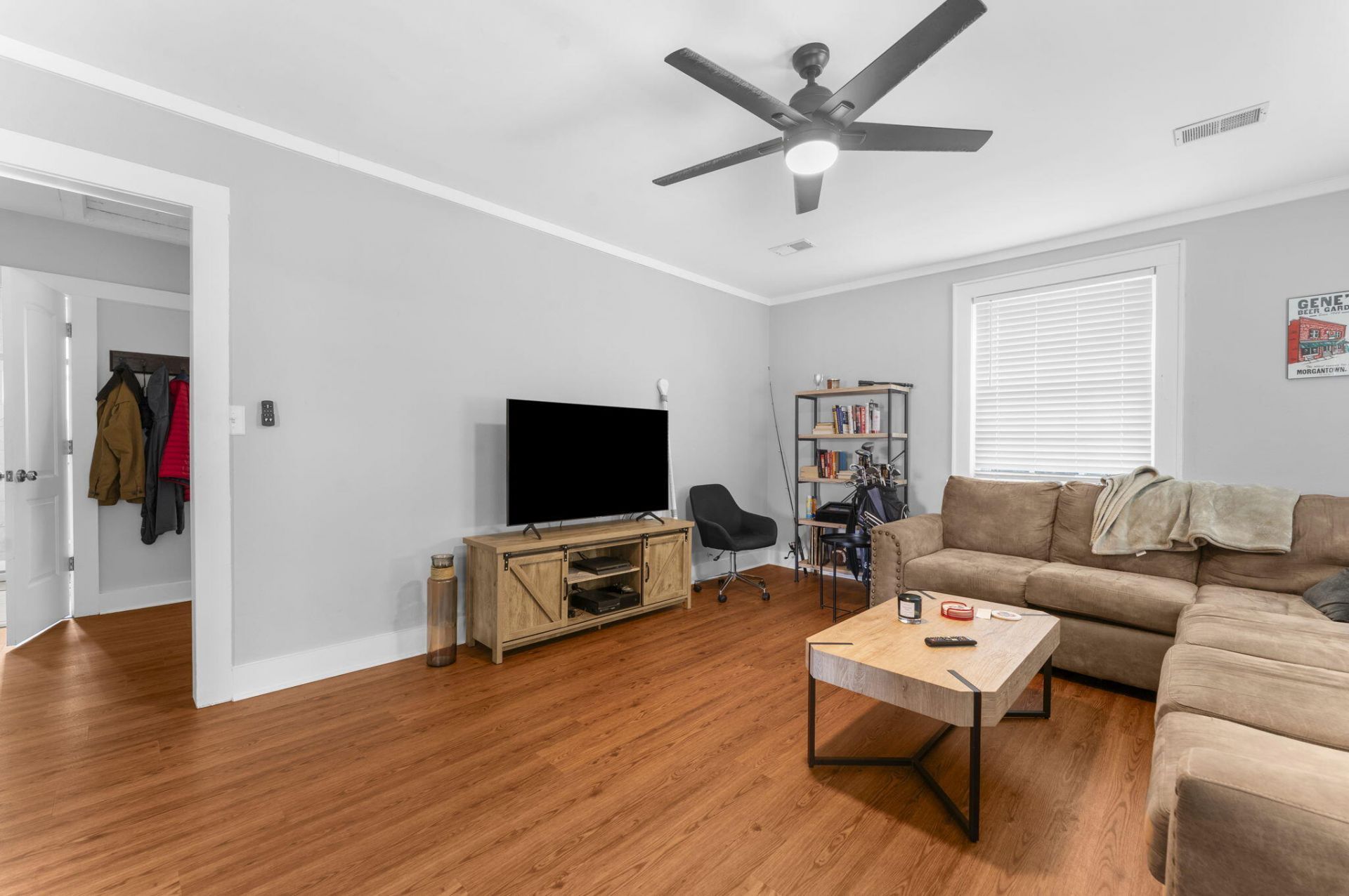 2230 Sunnyside Avenue Photo 9