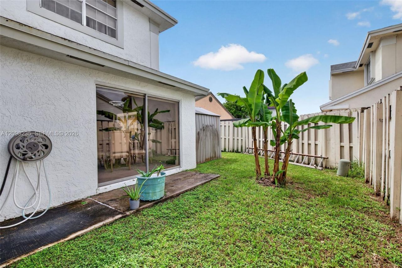 10747 NW 37th Pl, Sunrise, FL 33351 Photo