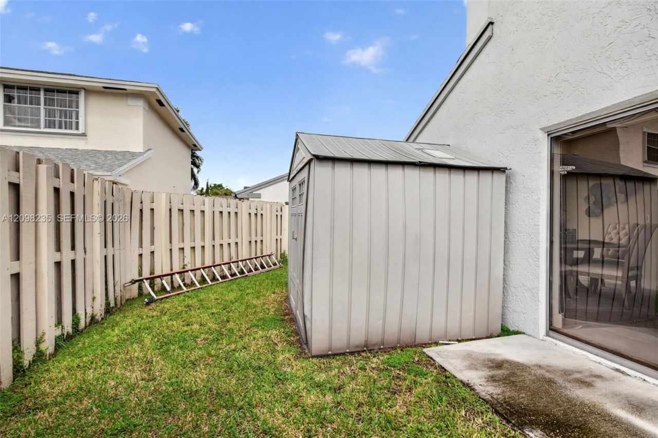 10747 NW 37th Pl, Sunrise, FL 33351 Photo