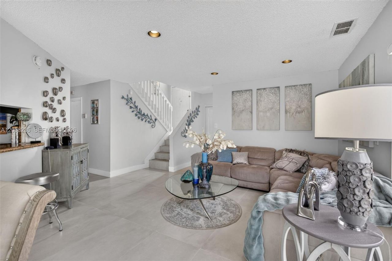 10747 NW 37th Pl, Sunrise, FL 33351 Photo