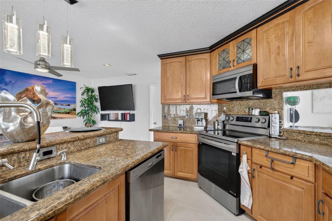 10747 NW 37th Pl, Sunrise, FL 33351 Photo