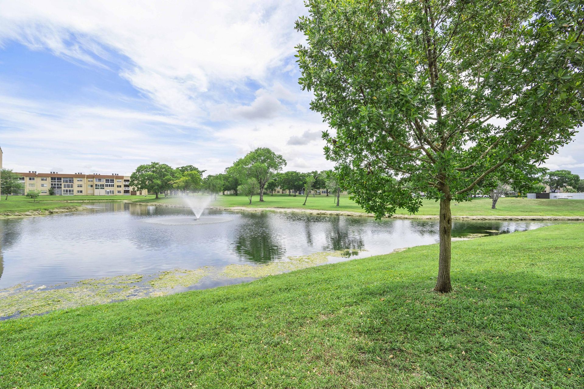9221 Sunrise Lakes Boulevard, Unit 109, Sunrise, FL 33322 Photo