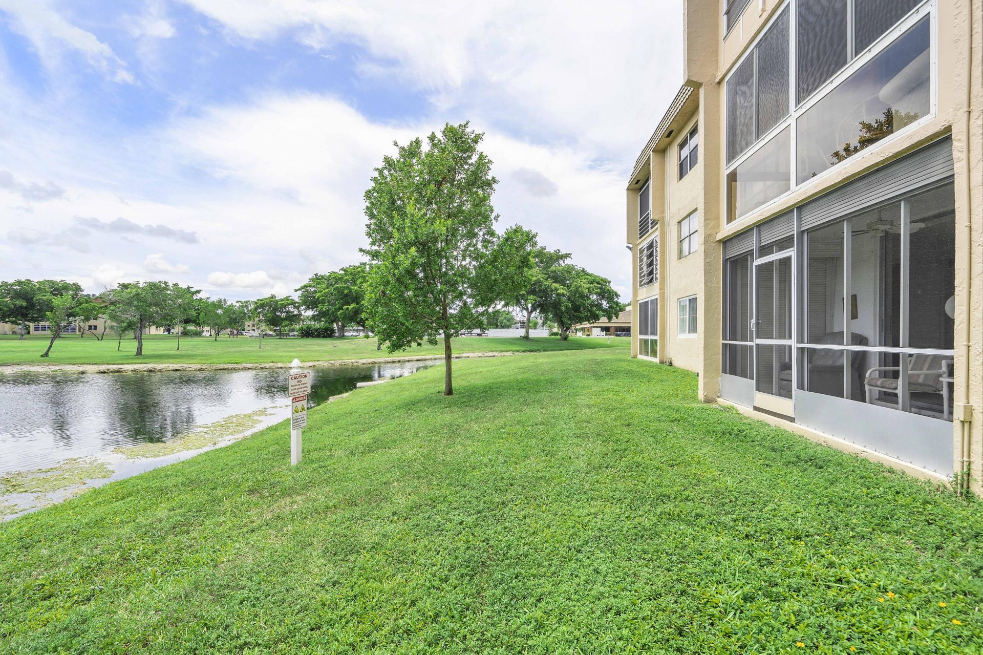 9221 Sunrise Lakes Boulevard, Unit 109, Sunrise, FL 33322 Photo