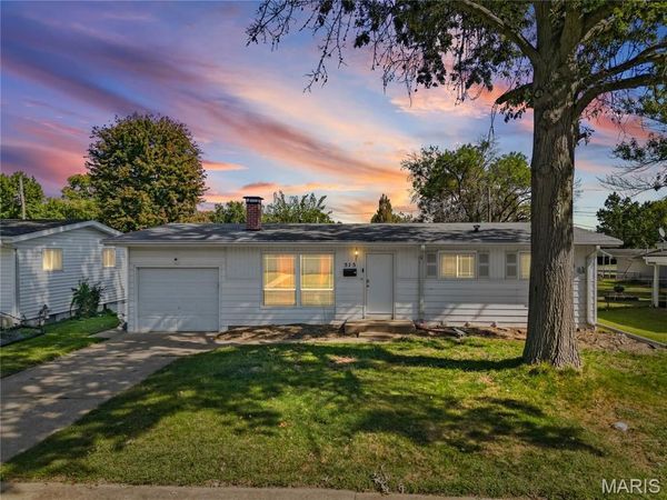 515 Versailles Drive, Florissant, MO 63031
