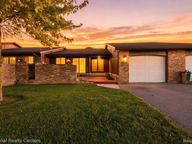 27332 Collingwood Drive, Southfield, Mi 48033