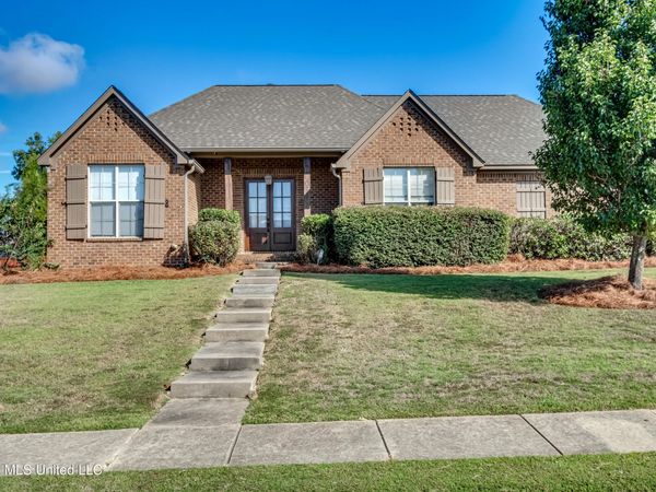 112 Trailbridge Bend, Canton, MS 39046