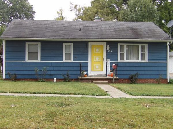719 S Mckinley Street , Harrisburg, IL 62946