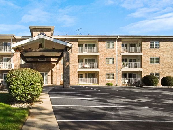 18216 Lange Street , Unit 1A, Lansing, IL 60438