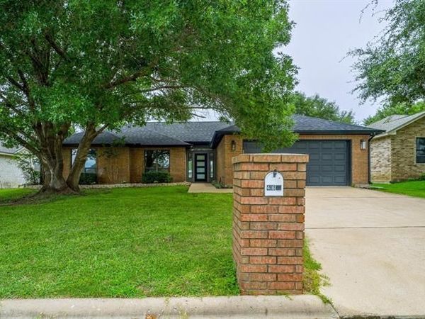 416 Spyglass ST, Meadowlakes, TX 78654