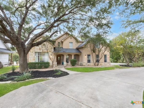 450 Three Oaks Road , Seguin, TX 78155