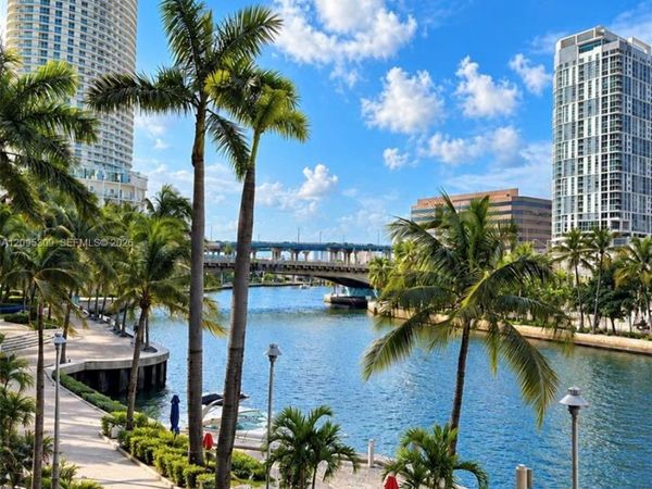 690 SW 1st Ct , Unit 305, Miami, FL 33130