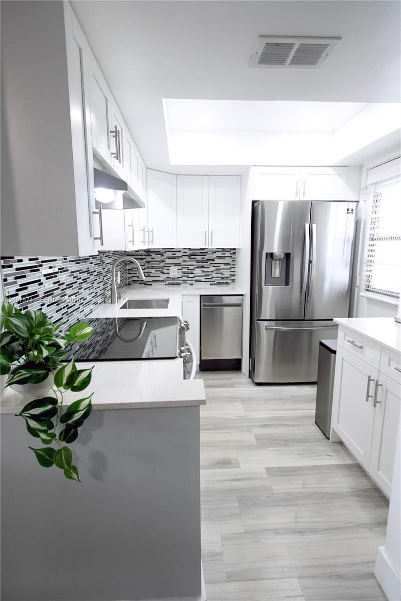20500 W Country Club Dr , Unit 714, Aventura, FL 33180 Photo