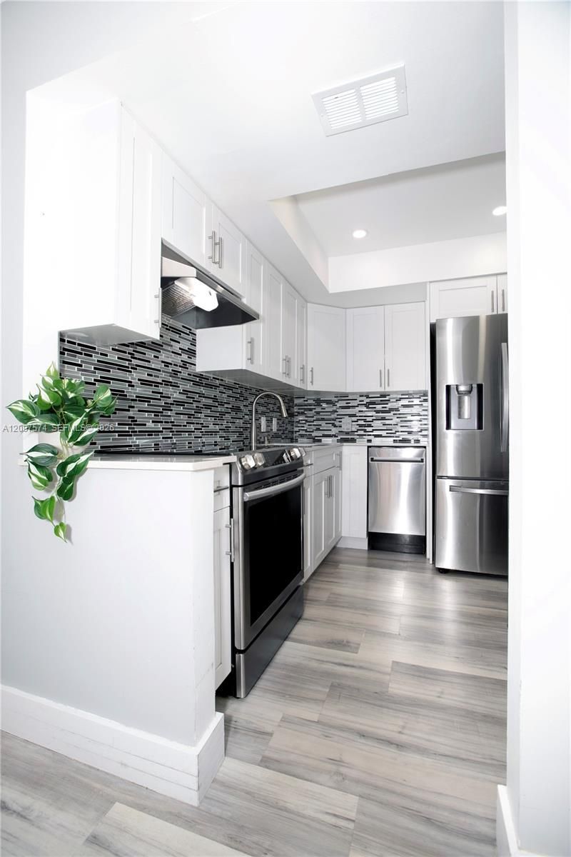 20500 W Country Club Dr , Unit 714, Aventura, FL 33180 Photo
