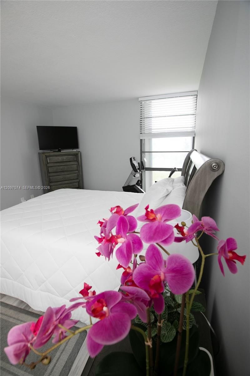 20500 W Country Club Dr , Unit 714, Aventura, FL 33180 Photo