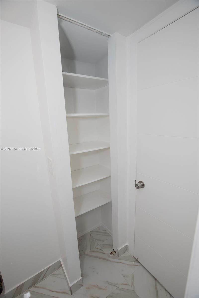 20500 W Country Club Dr , Unit 714, Aventura, FL 33180 Photo