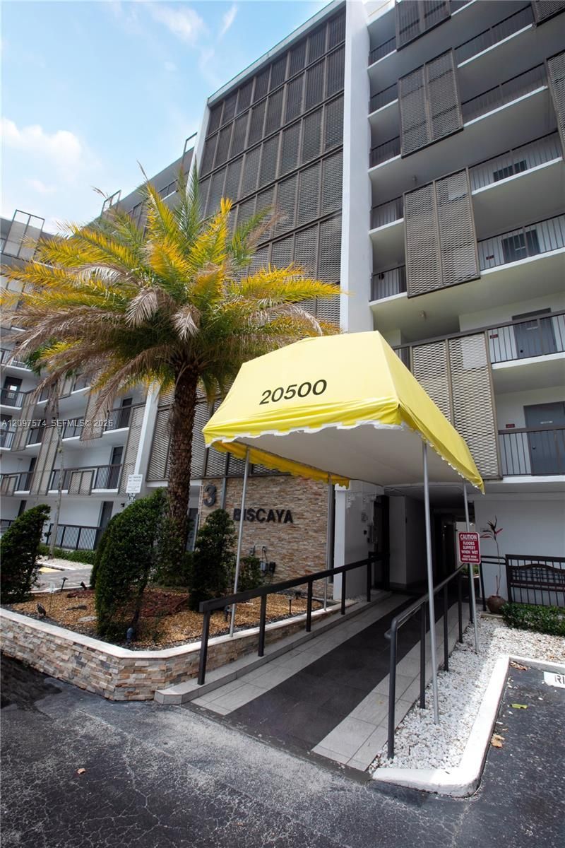 20500 W Country Club Dr , Unit 714, Aventura, FL 33180 Photo