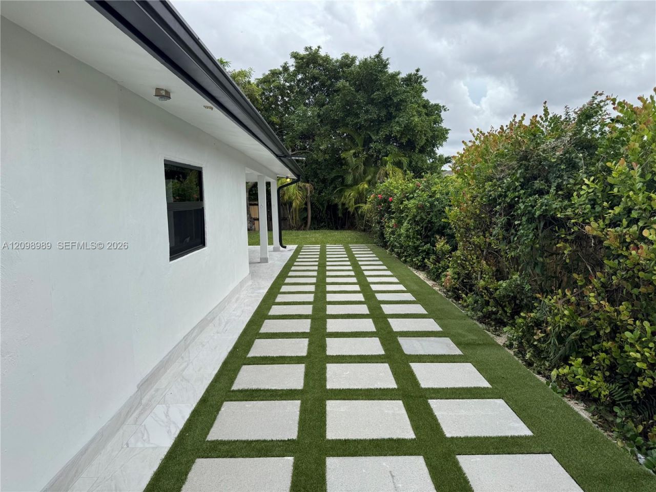 13354 SW 1st Ter , Miami, FL 33184 Photo