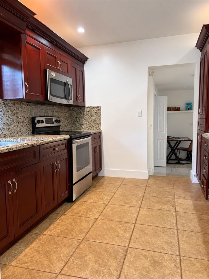 5801 SW 53rd Ter, Miami, FL 33155 Photo