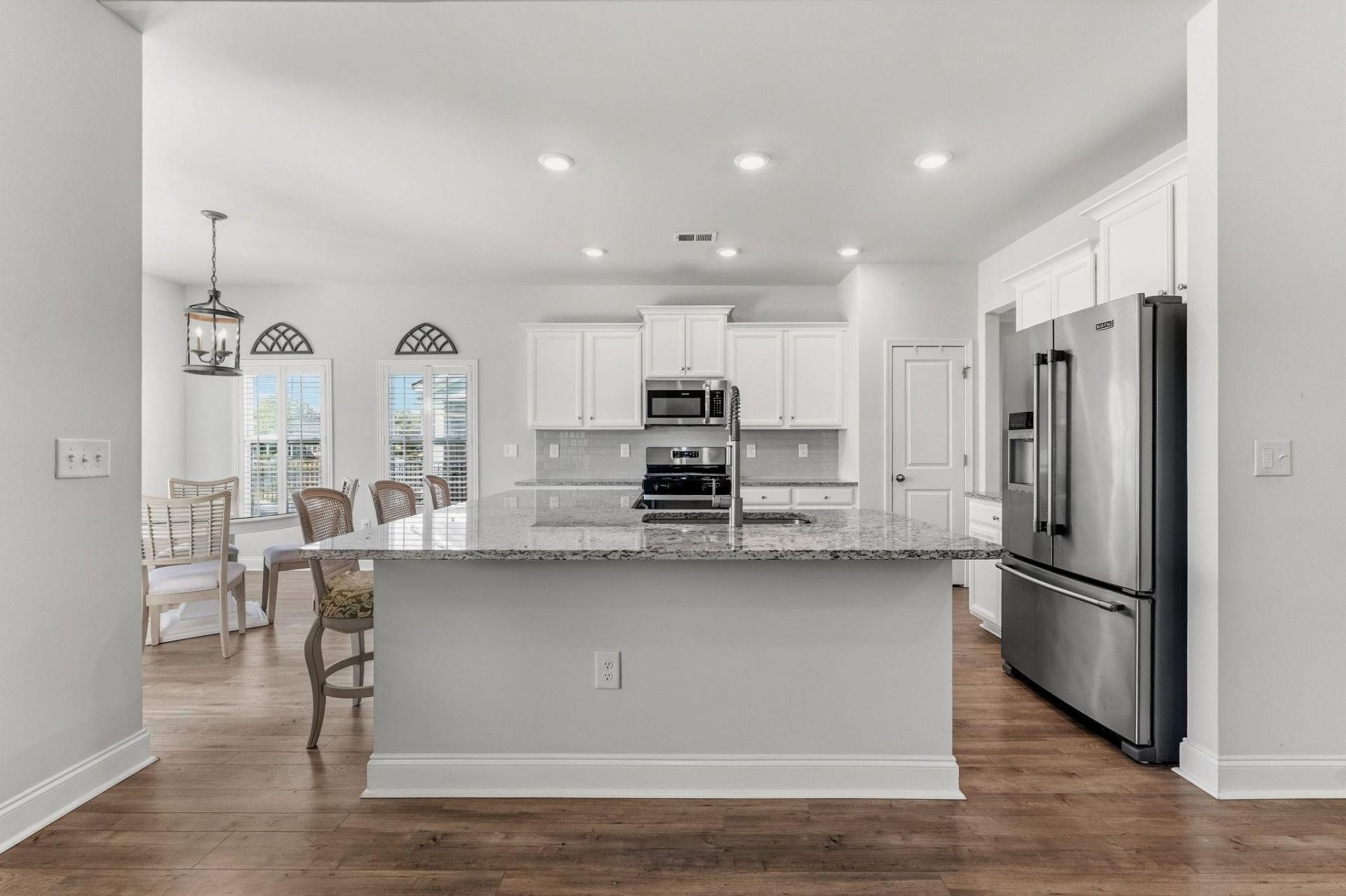 2001 Suwanee Ct. Photo 10