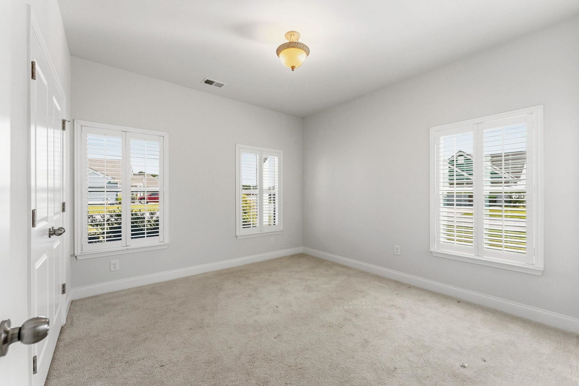 2001 Suwanee Ct. Photo 16