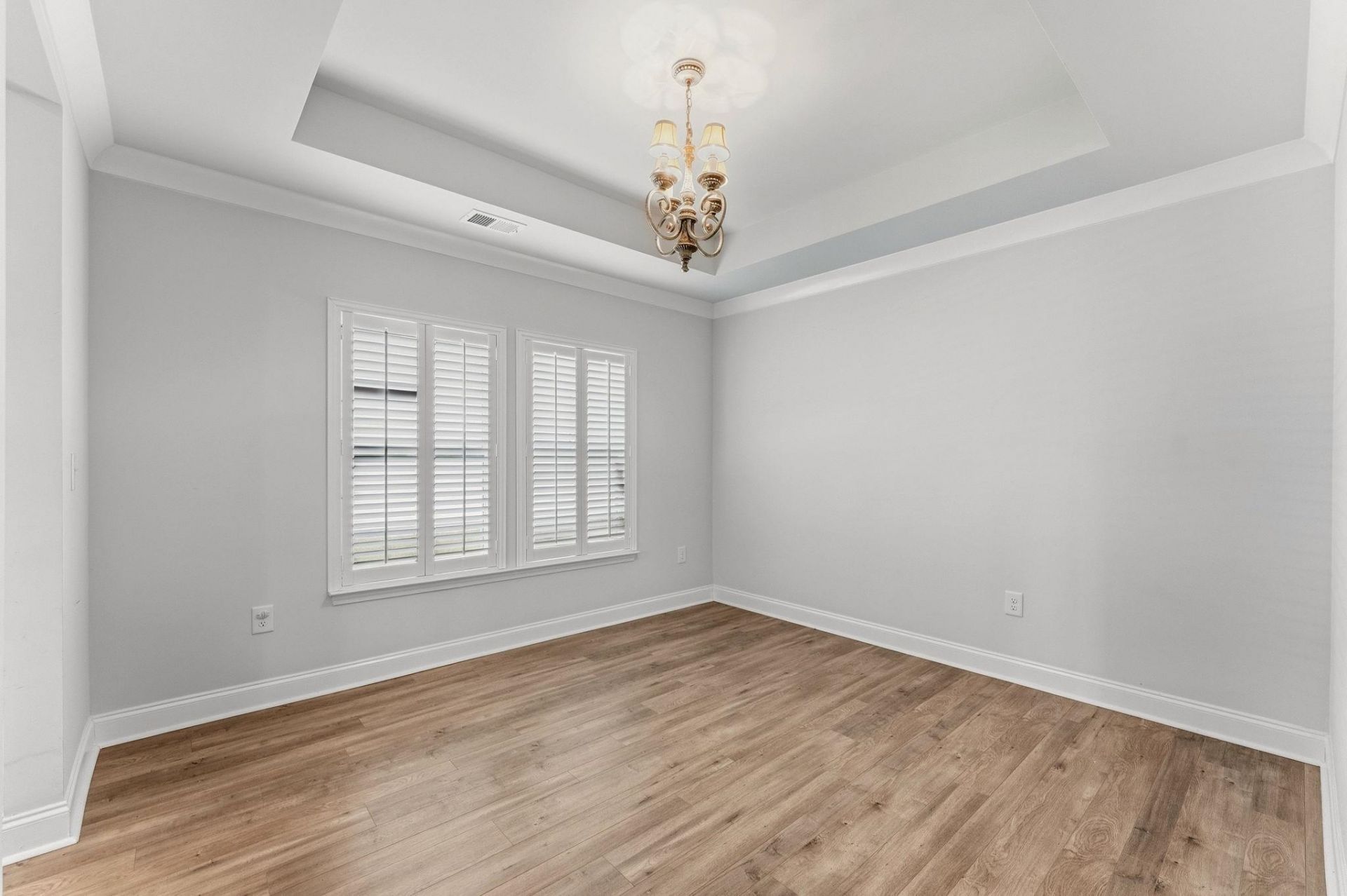 2001 Suwanee Ct. Photo 8