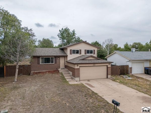 1945 Mineola St, Colorado Springs, CO 80915