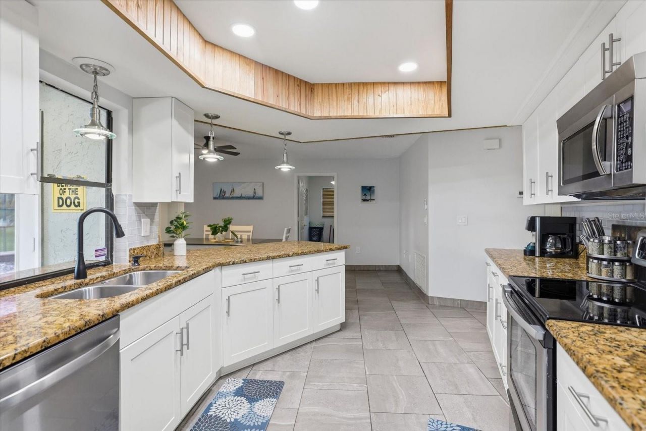 926 Plum Tree Lane, Sarasota, FL 34243 Photo