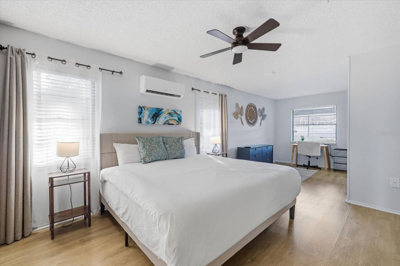 926 Plum Tree Lane, Sarasota, FL 34243 Photo