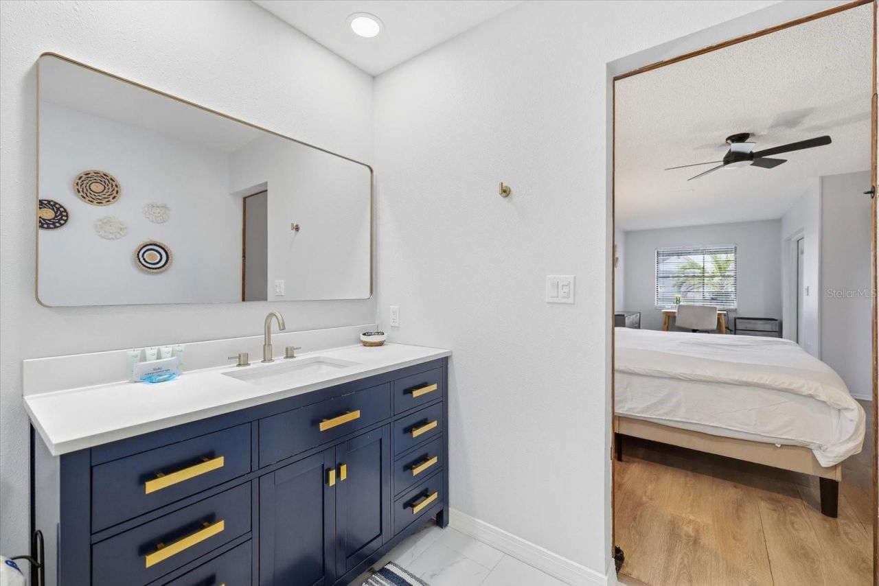 926 Plum Tree Lane, Sarasota, FL 34243 Photo