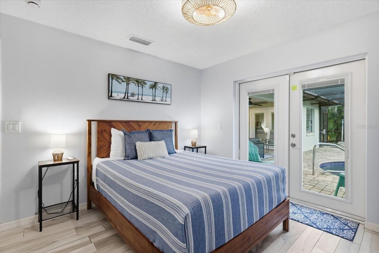 926 Plum Tree Lane, Sarasota, FL 34243 Photo