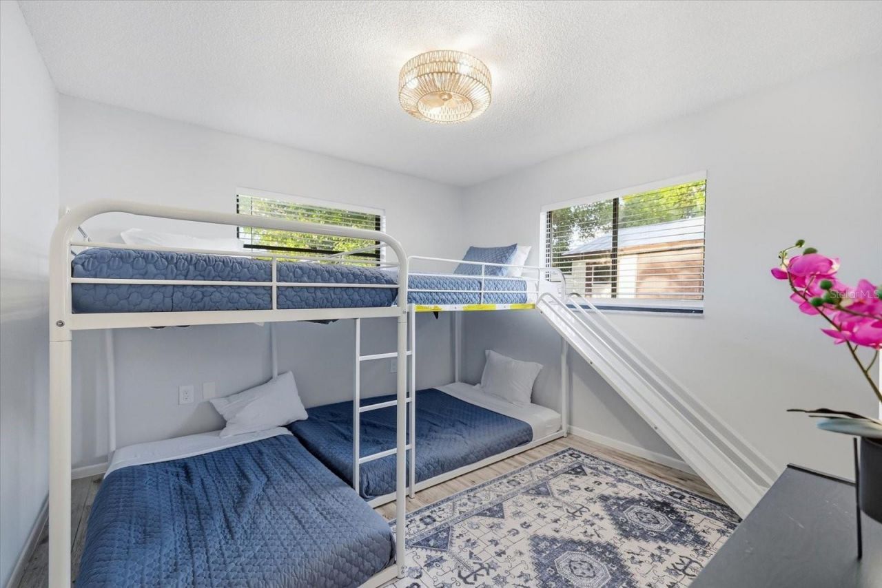 926 Plum Tree Lane, Sarasota, FL 34243 Photo