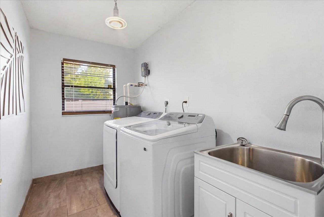 926 Plum Tree Lane, Sarasota, FL 34243 Photo