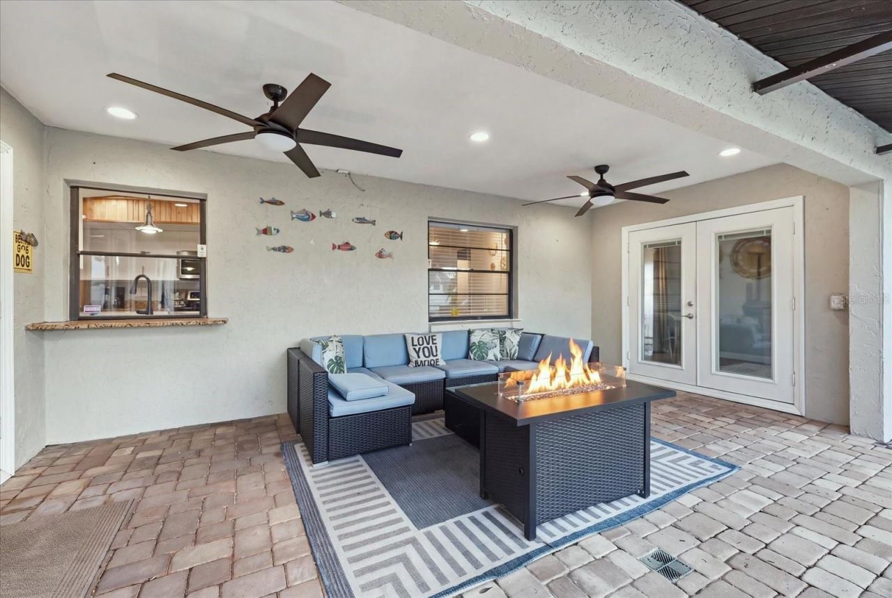 926 Plum Tree Lane, Sarasota, FL 34243 Photo