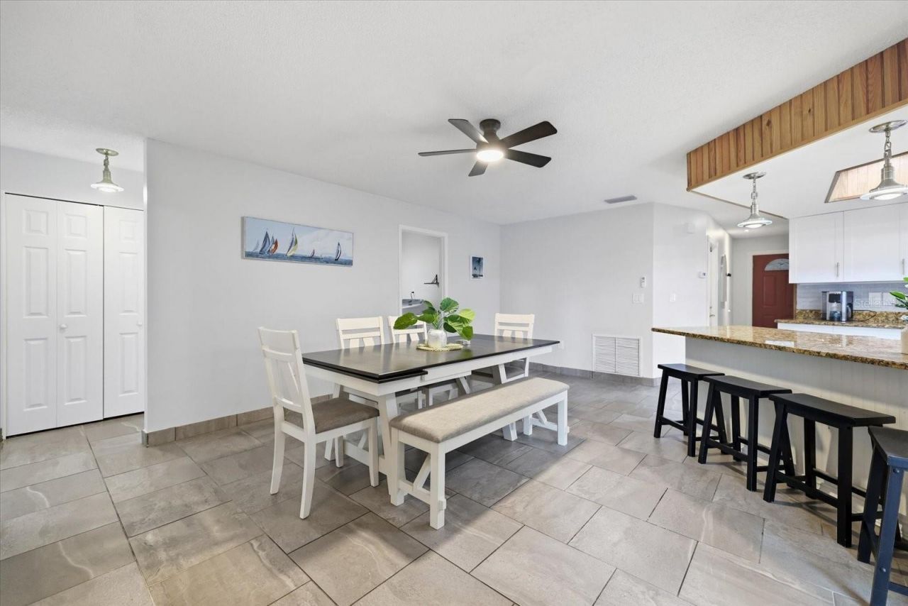 926 Plum Tree Lane, Sarasota, FL 34243 Photo