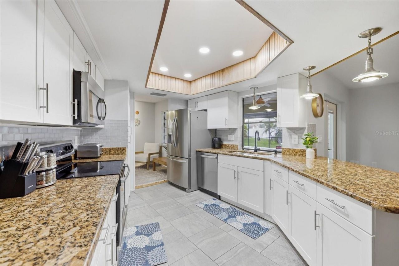 926 Plum Tree Lane, Sarasota, FL 34243 Photo