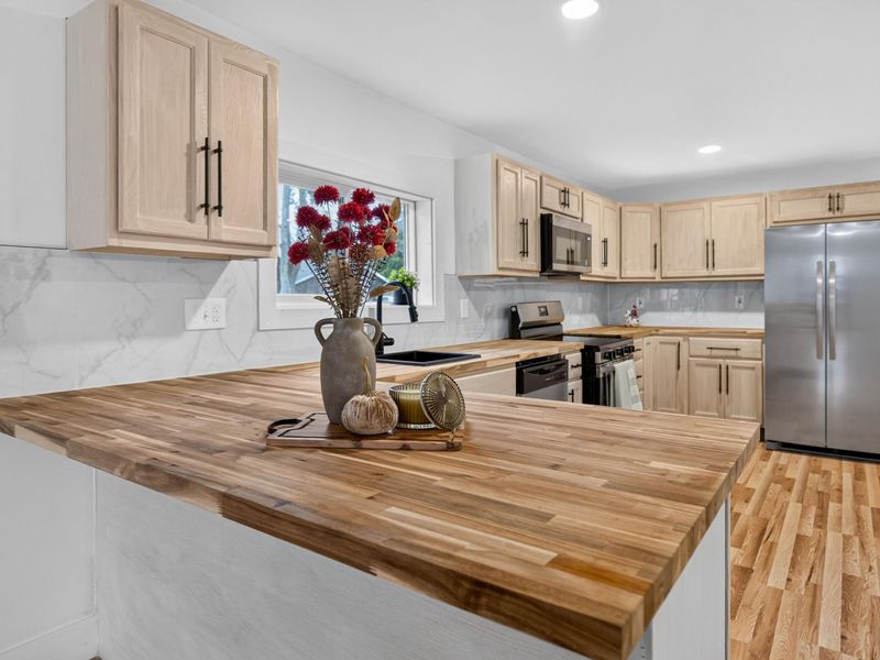 8869 Walnut Street, Lakeview, OH 43331 Photo 10