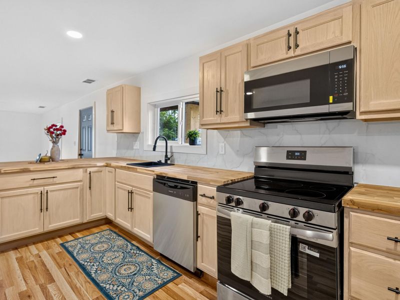 8869 Walnut Street, Lakeview, OH 43331 Photo 7