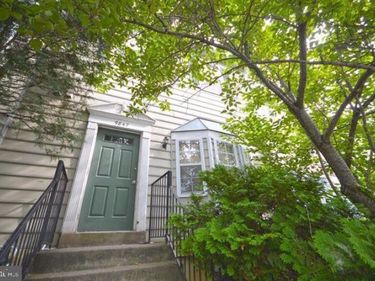9847 OAKDALE WOODS COURT, VIENNA, VA 22181