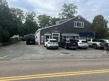 154 Front St, Unit 1, Marion, MA 02738