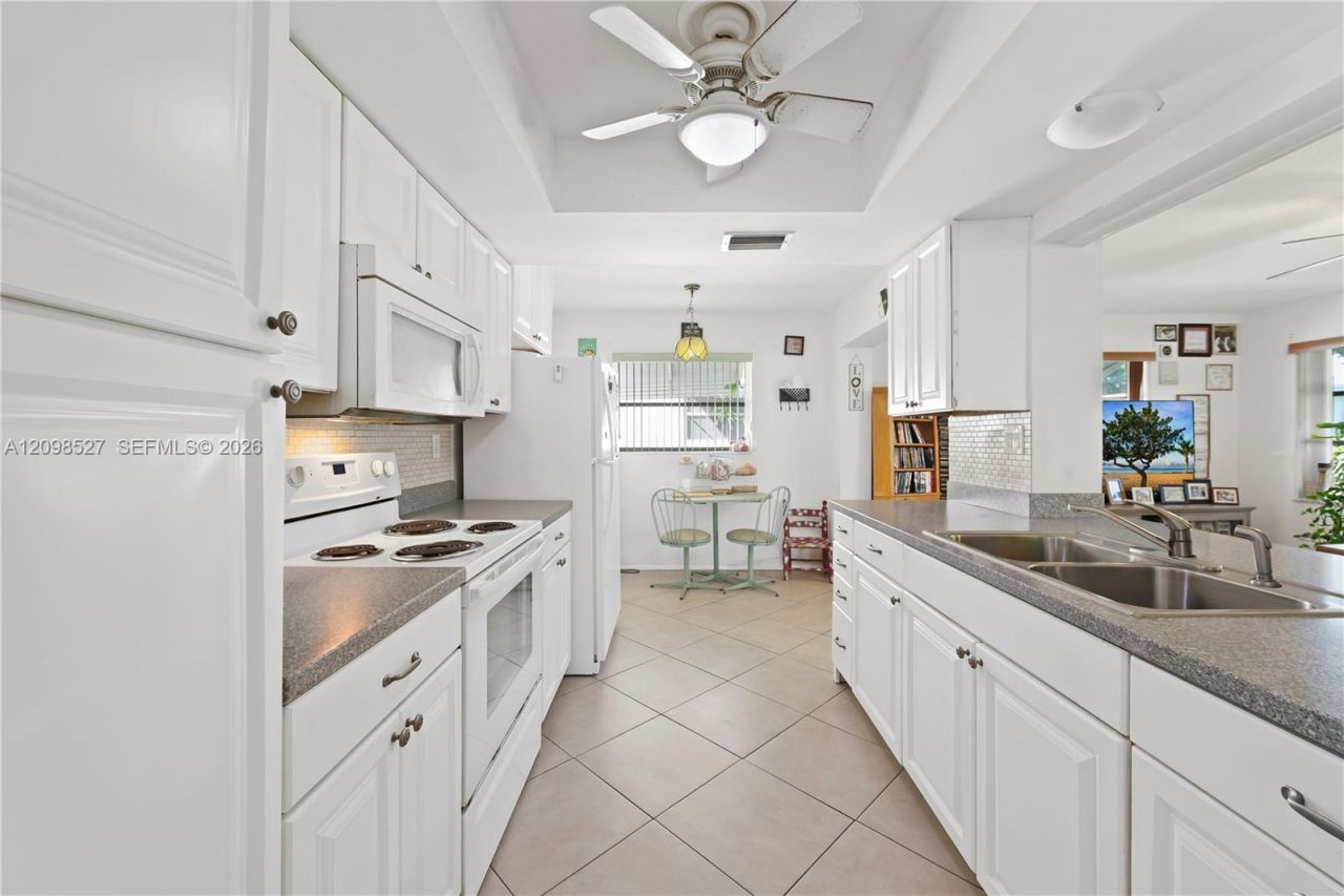 4517 NW 47th Ter , Tamarac, FL 33319 Photo