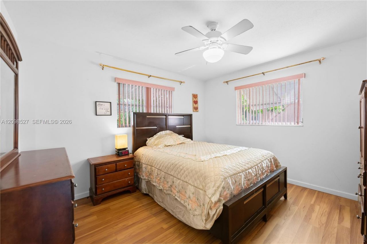 4517 NW 47th Ter , Tamarac, FL 33319 Photo