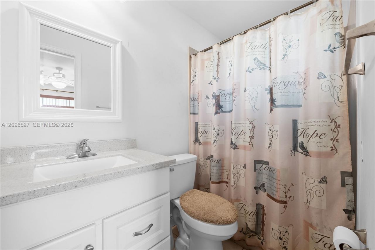 4517 NW 47th Ter , Tamarac, FL 33319 Photo