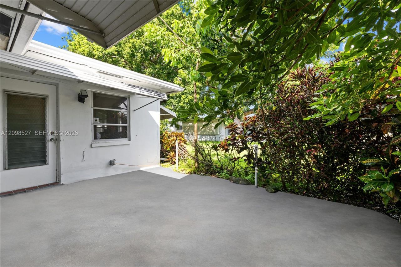 4517 NW 47th Ter , Tamarac, FL 33319 Photo