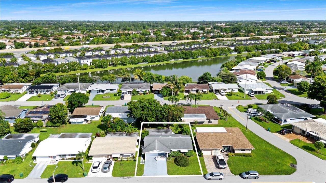 4517 NW 47th Ter , Tamarac, FL 33319 Photo
