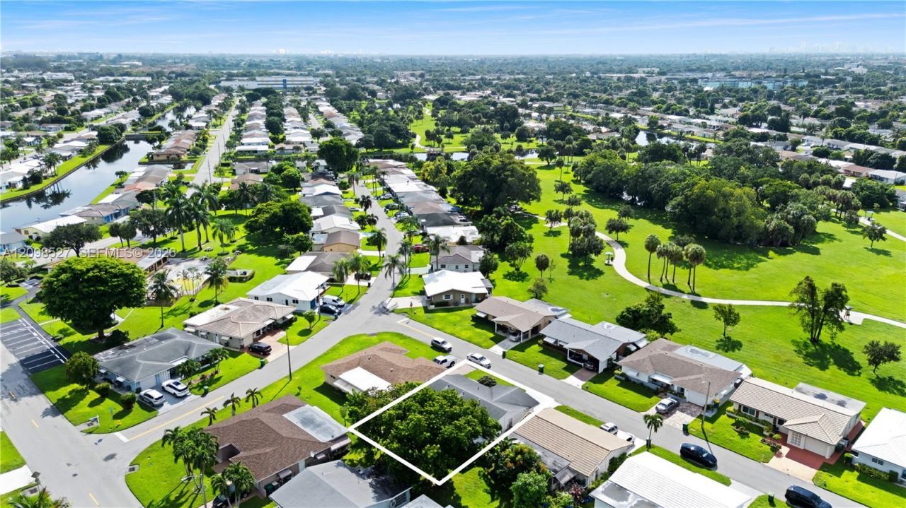 4517 NW 47th Ter , Tamarac, FL 33319 Photo